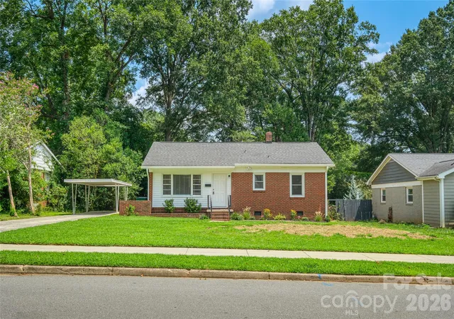Photo 4 of Single family home for sale at 1062 Dresden Dr W, Charlotte, NC 28205 | MLS# 4412052 | Listing updated on 2026-10-11