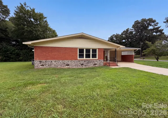 16th image of 1951 Taylor Dr, Gastonia, NC 28052 | MLS# 4412053