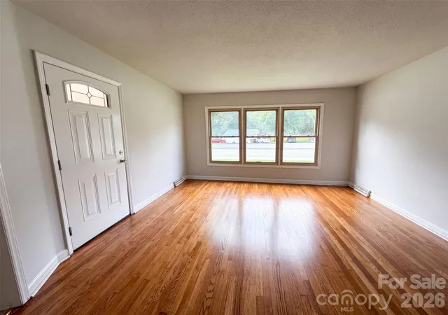 3rd image of 1951 Taylor Dr, Gastonia, NC 28052 | MLS# 4412053