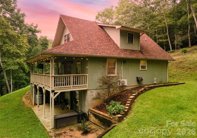 1st image of 426 Meadowood Ln, Burnsville, NC 28714 | MLS# 4412082