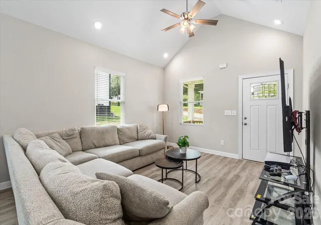 4th image of 902 4Th St, Spencer, NC 28159 | MLS# 4412086