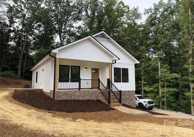 1st image of 1135 Pinebrook Ave Se, Valdese, NC 28690 | MLS# 4412091