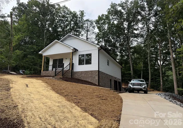 2nd image of 1135 Pinebrook Ave Se, Valdese, NC 28690 | MLS# 4412091