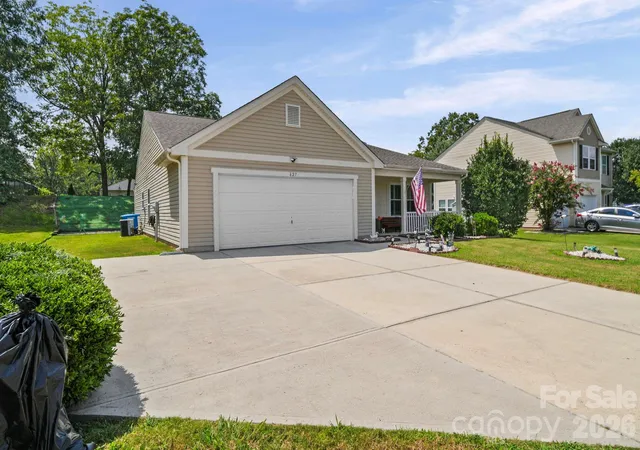 Photo 4 of Single family home for sale at 627 Smokehouse Ln, Albemarle, NC 28001 | MLS# 4412094 | Listing updated on 2026-08-29