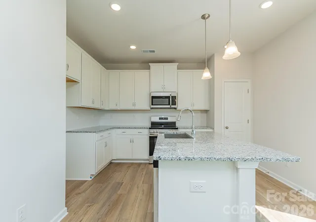 Photo 4 of Single family home for sale at 4243 Ruth Crk Ct, Charlotte, NC 28216 | MLS# 4412109 | Listing updated on 2026-10-28