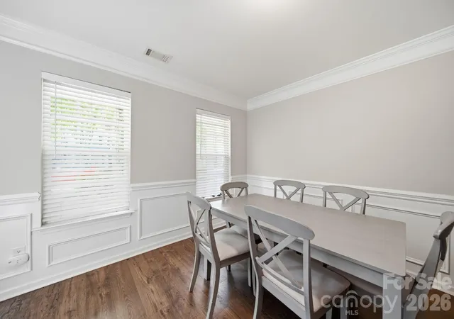 Photo 3 of Single family home for sale at 19126 Kanawha Dr, Cornelius, NC 28031 | MLS# 4412114 | Listing updated on 2026-08-11