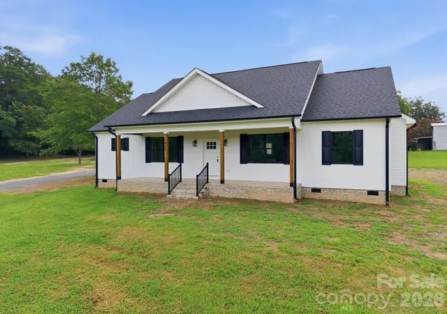 Photo 3 of Single family home for sale at 417 E 2nd Street, Faith, NC 28041 | MLS# 4412125 | Listing updated on 2026-08-07