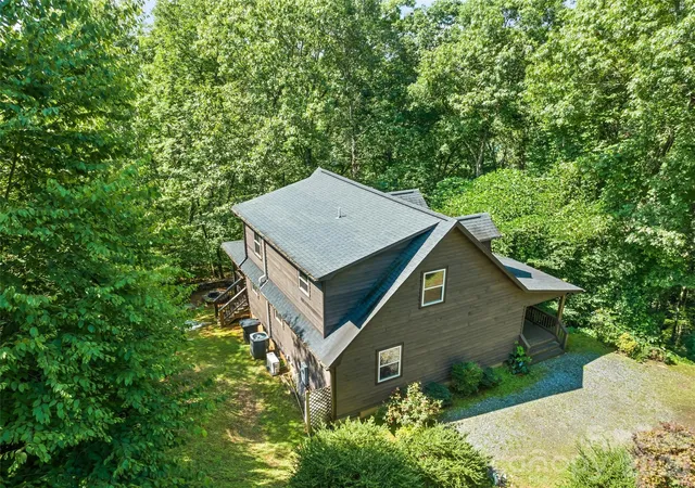 Photo 2 of Single family home for sale at 374 Rio Bravo Dr, Sylva, NC 28779 | MLS# 4412134 | Listing updated on 2026-09-04