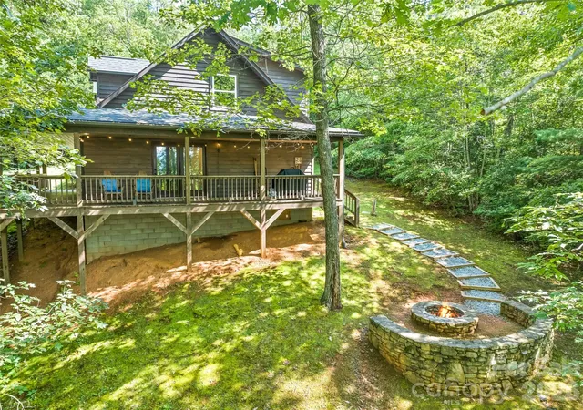 Photo 3 of Single family home for sale at 374 Rio Bravo Dr, Sylva, NC 28779 | MLS# 4412134 | Listing updated on 2026-09-04