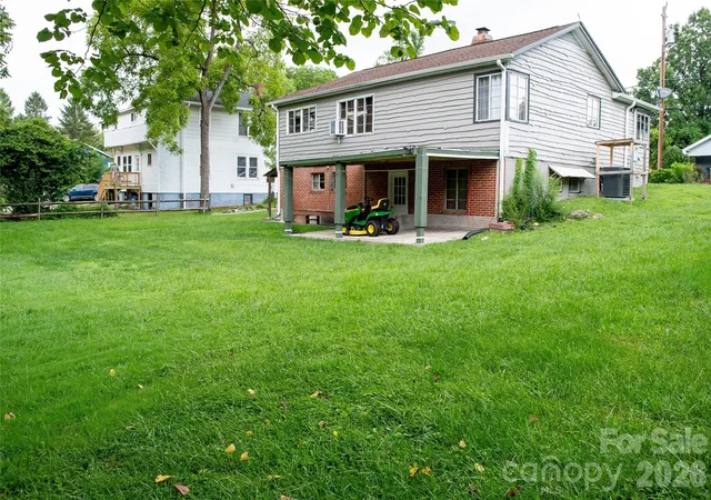 13th image of 412 1st Ave W, Hendersonville, NC 28739 | MLS# 4412140