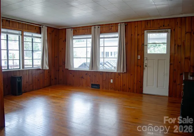 4th image of 412 1st Avenue W, Hendersonville, NC 28739 | MLS# 4412140
