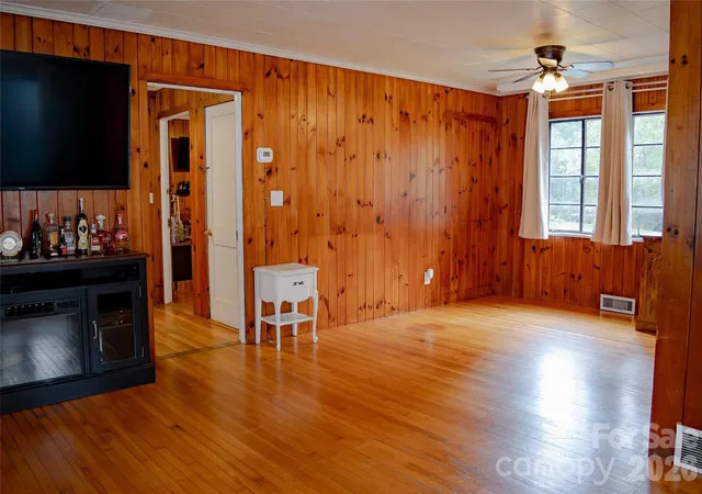 5th image of 412 1st Avenue W, Hendersonville, NC 28739 | MLS# 4412140