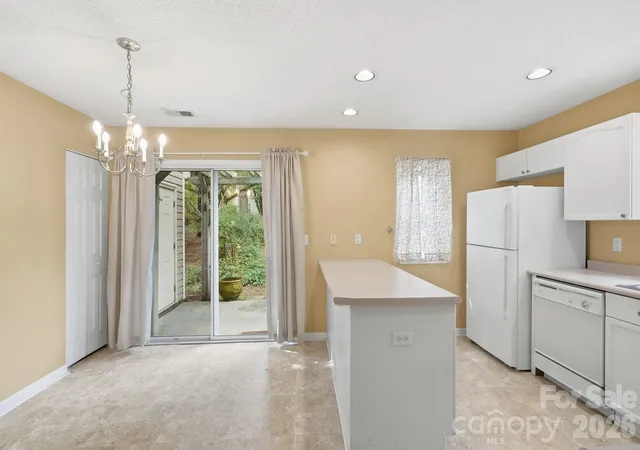 Photo 3 of Townhouse for sale at 636 Emerald Cvs Dr, Charlotte, NC 28262 | MLS# 4412162 | Listing updated on 2026-09-09