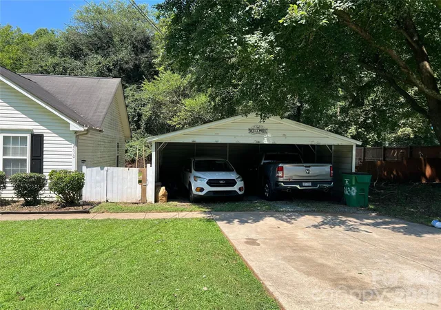 Photo 3 of Single family home for sale at 2630 Larry Dr, Charlotte, NC 28214 | MLS# 4412165 | Listing updated on 2026-09-29