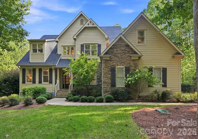 Photo 1 of Mansion for sale at 121 E Callicutt Trl, Mooresville, NC 28117 | MLS# 4412169 | Listing updated on 2026-10-06