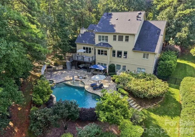 Photo 2 of Mansion for sale at 121 E Callicutt Trl, Mooresville, NC 28117 | MLS# 4412169 | Listing updated on 2026-10-06
