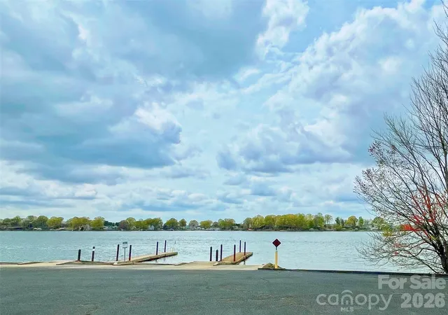 Photo 48 of Mansion for sale at 121 E Callicutt Trl, Mooresville, NC 28117 | MLS# 4412169 | Listing updated on 2026-10-06