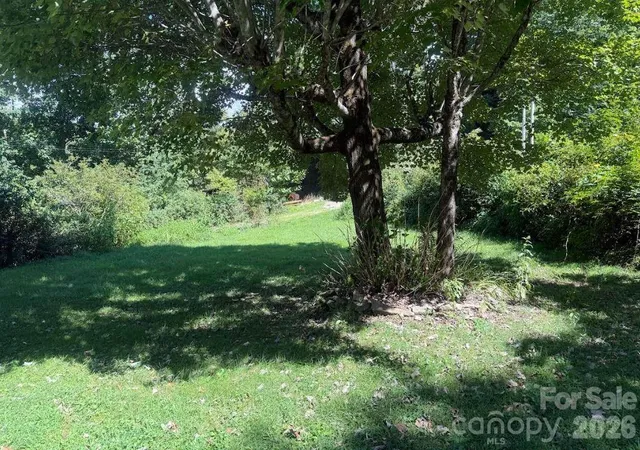 Photo 2 of Single family home for sale at 107 Flat Crk Dr, Lake Toxaway, NC 28747 | MLS# 4412174 | Listing updated on 2026-08-20