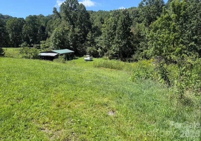 Photo 5 of Single family home for sale at 107 Flat Crk Dr, Lake Toxaway, NC 28747 | MLS# 4412174 | Listing updated on 2026-08-20