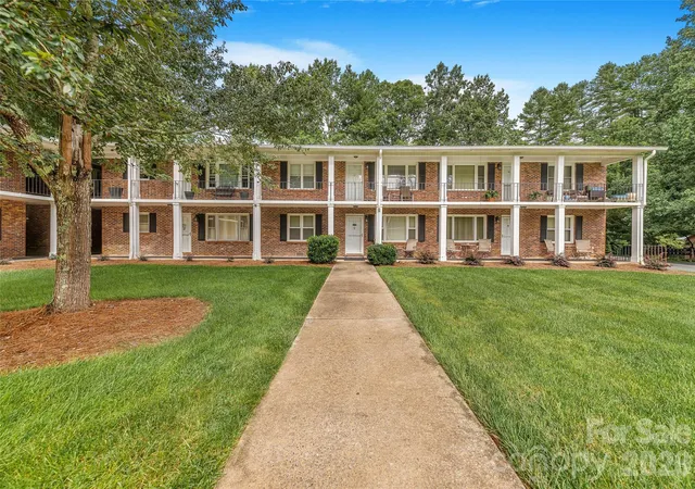 3rd image of 102 Boyd Dr #5C, Flat Rock, NC 28731 | MLS# 4412177