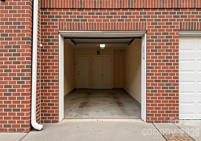 2nd image of 6419 Park Pond Dr, Charlotte, NC 28262