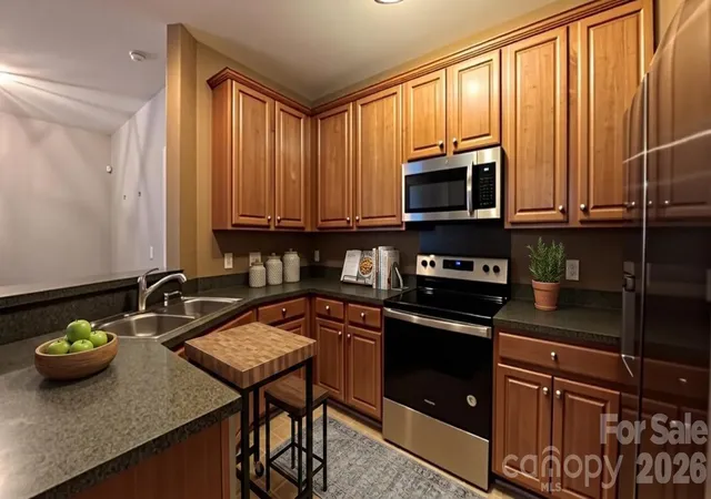 Photo 3 of Condo for sale at 6419 Park Pond Dr, Charlotte, NC 28262 | MLS# 4412183 | Listing updated on 2026-09-24