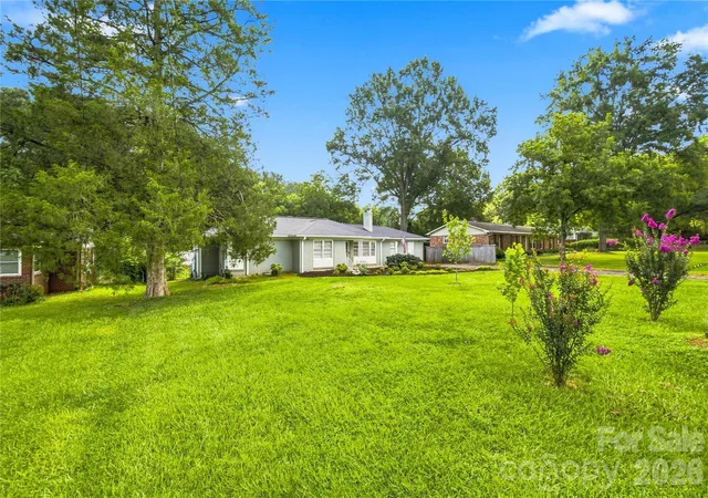 2nd image of 6142 King George Dr, Charlotte, NC 28213 | MLS# 4412186