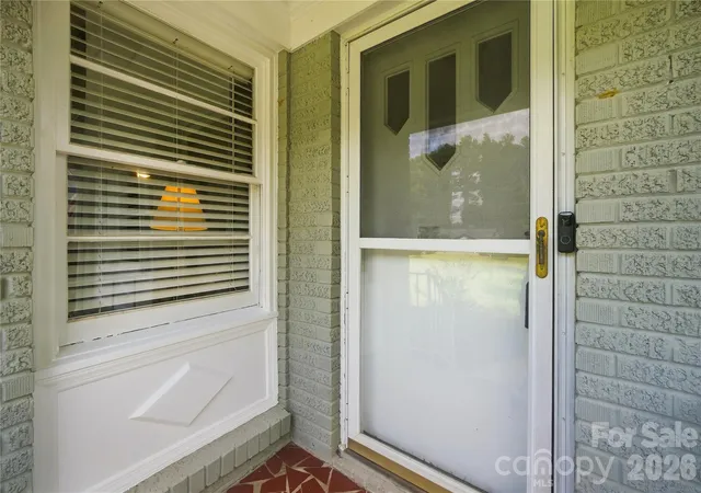 4th image of 6142 King George Dr, Charlotte, NC 28213 | MLS# 4412186