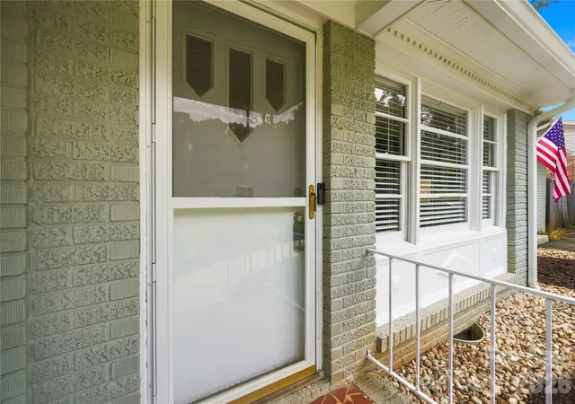 5th image of 6142 King George Dr, Charlotte, NC 28213 | MLS# 4412186