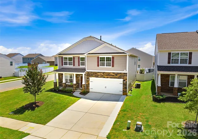 Photo 2 of Single family home for sale at 108 Giant Oak Ave, Statesville, NC 28677 | MLS# 4412187 | Listing updated on 2026-08-25