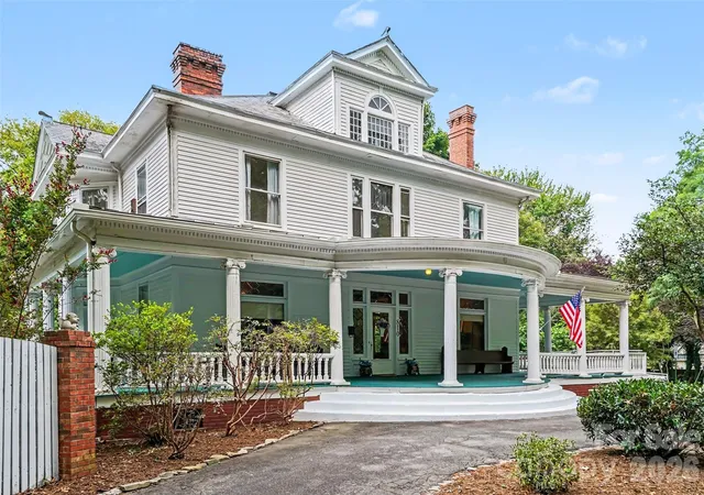 Photo 2 of Single family home for sale at 810 E Franklin St, Monroe, NC 28112 | MLS# 4412195 | Listing updated on 2026-08-31