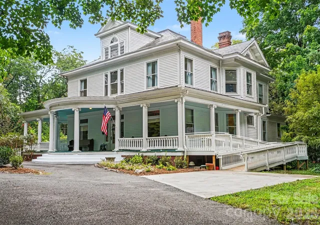 Photo 2 of Single family home for sale at 810 E Franklin St, Monroe, NC 28112 | MLS# 4412195 | Listing updated on 2026-08-31