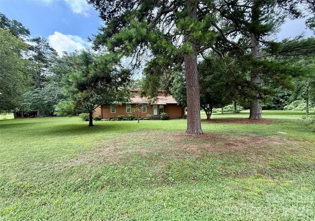 4th image of 8000 Hedrick Cir, Huntersville, NC 28078 | MLS# 4412200