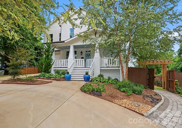 image of 720 E 17th St, Charlotte, NC 28205 | MLS# 4412206