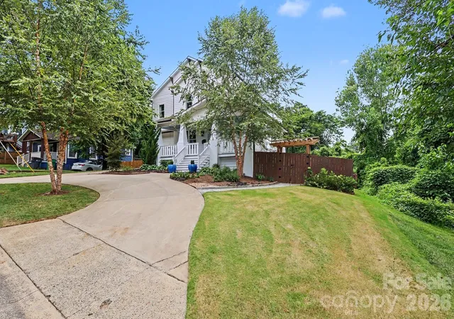 image of 720 E 17th St, Charlotte, NC 28205 | MLS# 4412206