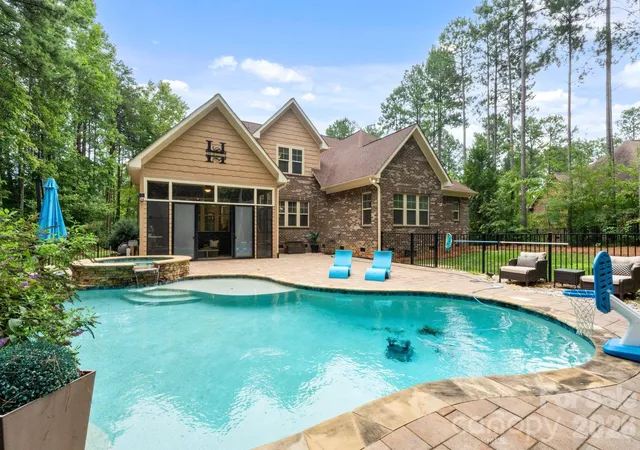 Photo 2 of Sale Pending at 7261 Bay Ridge Dr, Denver, NC 28037 | MLS# 4412207 | Listing updated on 2026-09-29