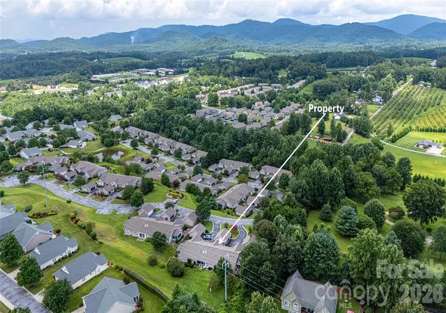 4th image of 5303 Wood Duck Wy, Hendersonville, NC 28792 | MLS# 4412210