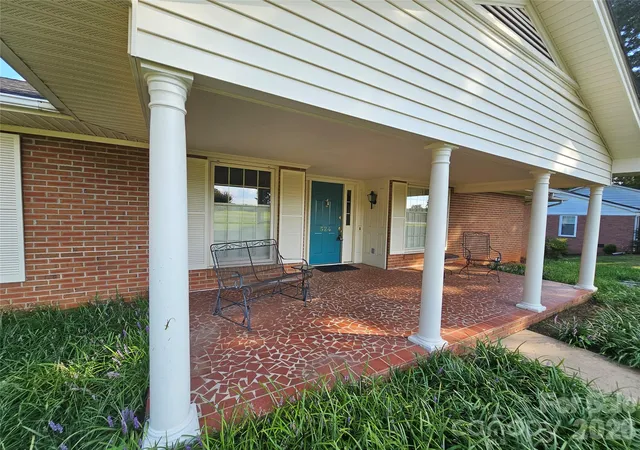 Photo 3 of Single family home for sale at 524 Country Club Cir, Shelby, NC 28150 | MLS# 4412216 | Listing updated on 2026-09-21