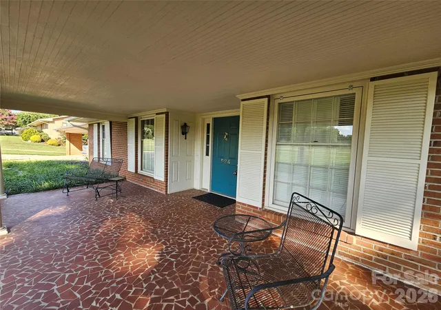 Photo 3 of Single family home for sale at 524 Country Club Cir, Shelby, NC 28150 | MLS# 4412216 | Listing updated on 2026-09-21