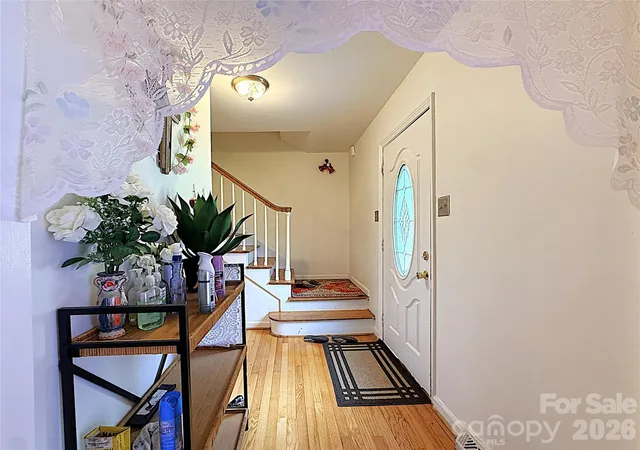 Photo 3 of Single family home for sale at 6824 Marlbrook Dr, Charlotte, NC 28212 | MLS# 4412255 | Listing updated on 2026-08-08