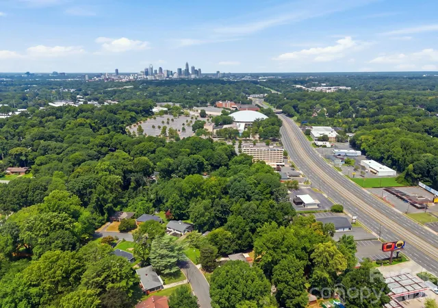 Photo 3 of Single family home for sale at 943 Hickory Nut St, Charlotte, NC 28205 | MLS# 4412269 | Listing updated on 2026-09-30
