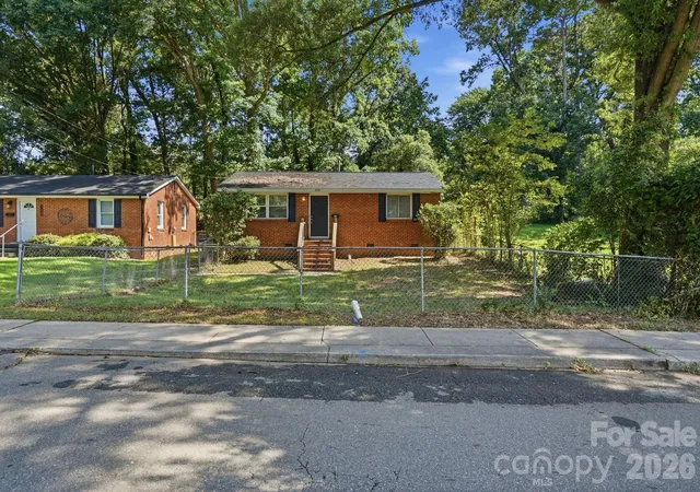 Photo 1 of Single family home for sale at 1805 Purser Dr, Charlotte, NC 28215 | MLS# 4412286 | Listing updated on 2026-08-11