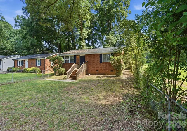 Photo 2 of Single family home for sale at 1805 Purser Dr, Charlotte, NC 28215 | MLS# 4412286 | Listing updated on 2026-08-11