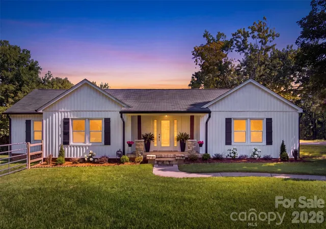 Photo 1 of Single family home for sale at 10814 Moores Chapel Rd, Charlotte, NC 28214 | MLS# 4412287 | Listing updated on 2026-09-18