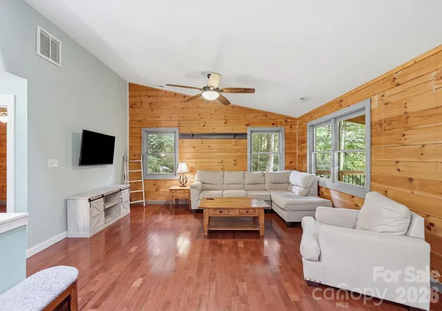 Photo 3 of Single family home for sale at 4035 Bald Crk Rd, Clyde, NC 28721 | MLS# 4412288 | Listing updated on 2026-08-27