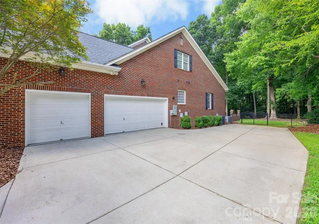 2nd image of 1607 Crestgate Dr, Waxhaw, NC 28173 | MLS# 4412289