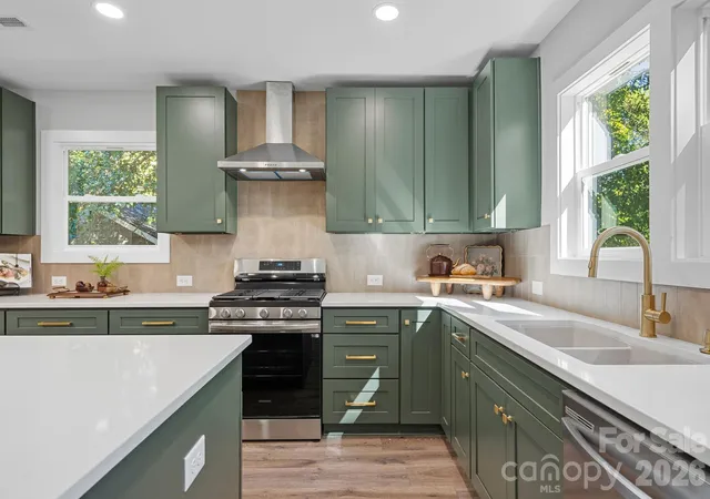 Photo 4 of Single family home for sale at 1949 Garibaldi Ave, Charlotte, NC 28208 | MLS# 4412297 | Listing updated on 2026-10-26