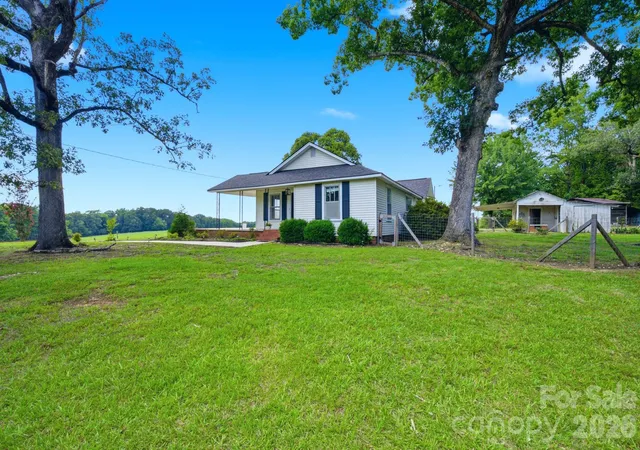 Photo 3 of Single family home for sale at 3041 Pink Plyler Rd, Lancaster, SC 29720 | MLS# 4412305 | Listing updated on 2026-08-31
