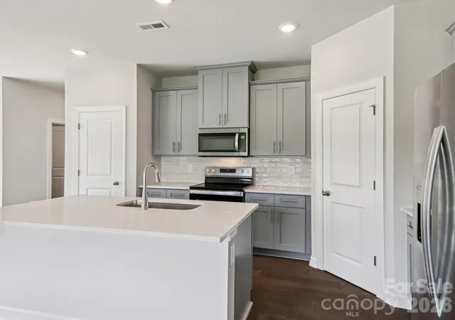 3rd image of 9049 Foggy Brook Loop, Charlotte, NC 28216 | MLS# 4412307