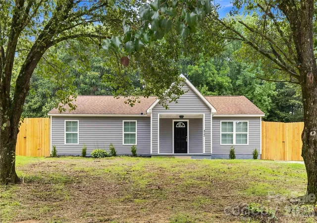 1st image of 412 E Mclelland Ave, Mooresville, NC 28115 | MLS# 4412323